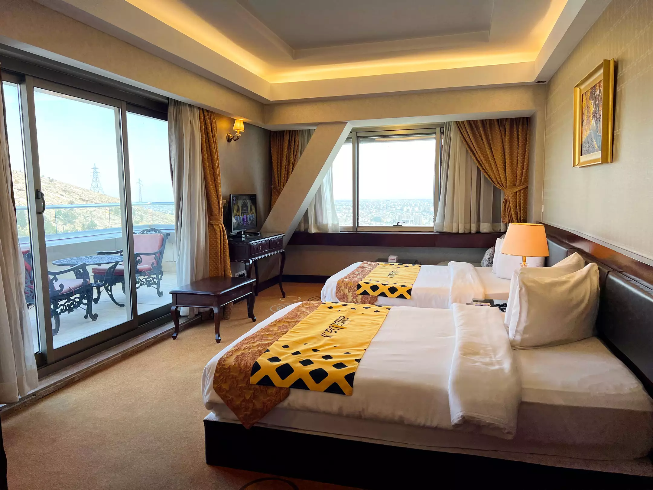 هتل بزرگ شیراز